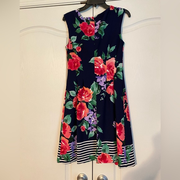 Women’s Navy Floral Dress WITH POCKETS - Picture 6 of 8